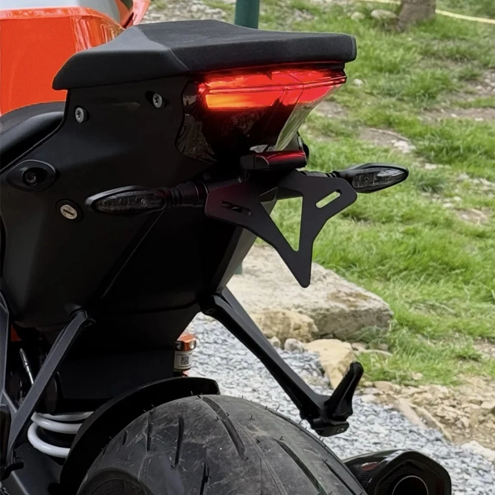 Motorcycle Modified parts Rear Short Tail Stock License Plate Holder Tailstock Frame Bracket Kit For 1290 Super DUKE R 2020-2024
Motorcycle Modified parts Rear Short Tail Stock License Plate Holder Tailstock Frame Bracket Kit For 1290 Super DUKE R 2020-2024