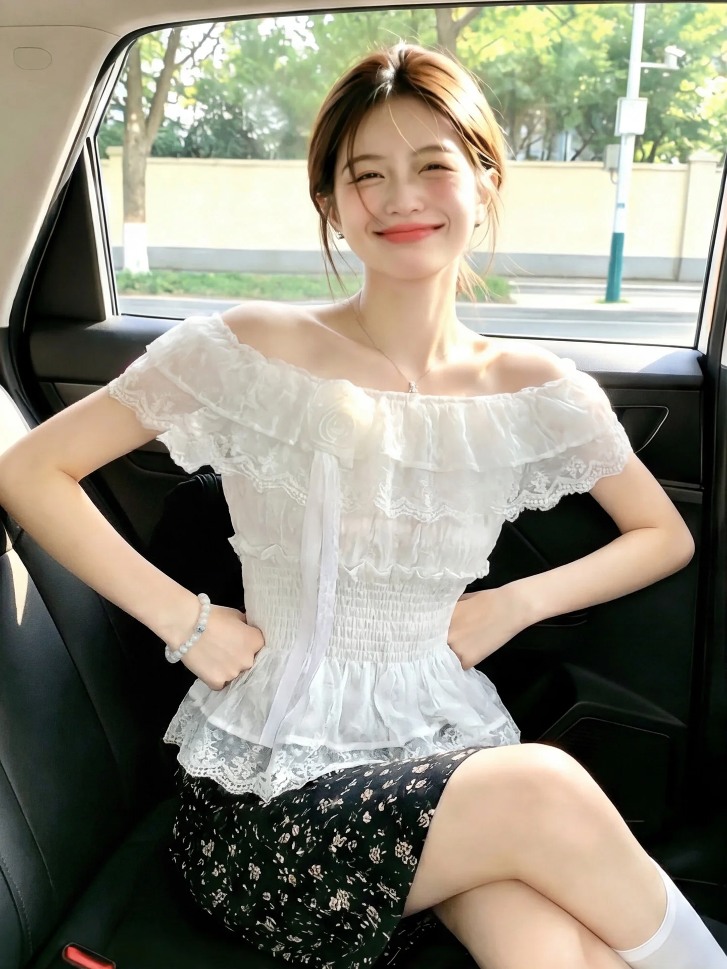 Elegant White Lace Chiffon Top with 3D Flowers Women's Summer Fashionable Slimming Waist Design Bell Sleeve One-Shoulder Top
Elegant White Lace Chiffon Top with 3D Flowers Women's Summer Fashionable Slimming Waist Design Bell Sleeve One-Shoulder Top