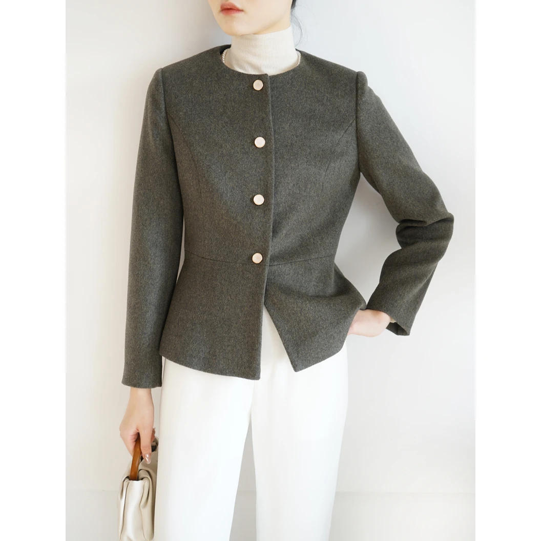 Autumn Winter Thiened Woolen een ey Suit Skirt Set Cleanfit round Ne Button Long Sve Slim Fit Women's ort Coat
Autumn Winter Thiened Woolen een ey Suit Skirt Set Cleanfit round Ne Button Long Sve Slim Fit Women's ort Coat