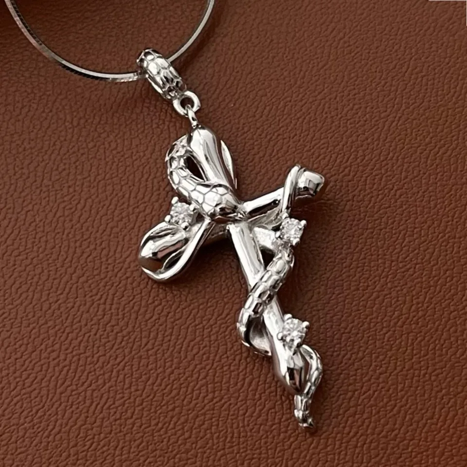 BOCAI S925 Pure Silver Snake Winding Cross Pendant for Men and Women Personalized Exquisite High-end Jewelry Fashion Wholesale
BOCAI S925 Pure Silver Snake Winding Cross Pendant for Men and Women Personalized Exquisite High-end Jewelry Fashion Wholesale