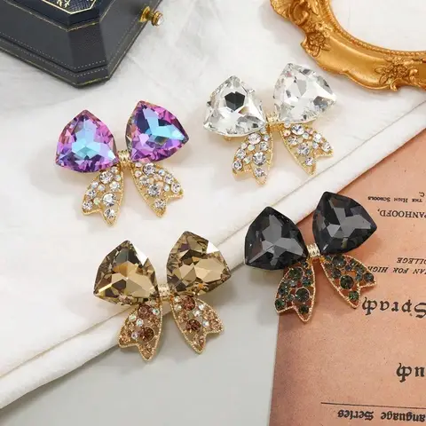 Lüks Kadın Erkek Yüksek Kaliteli Renkli Yay Kristal Broş Moda Taklidi Çanta Pin Nefis Bayan Düğün Parti Broşlar
