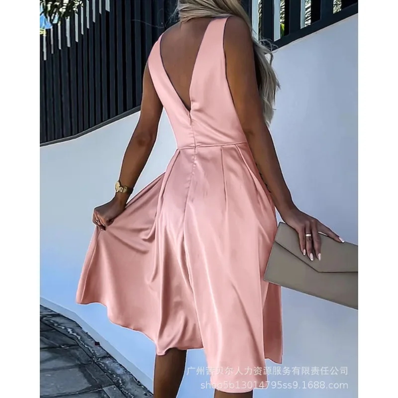 Tight Waist Dress High Waist Solid Color A-line Y2K Fashion Women Party Dress Satin Sexy Sleeveless V-neck Backless Dress
Tight Waist Dress High Waist Solid Color A-line Y2K Fashion Women Party Dress Satin Sexy Sleeveless V-neck Backless Dress