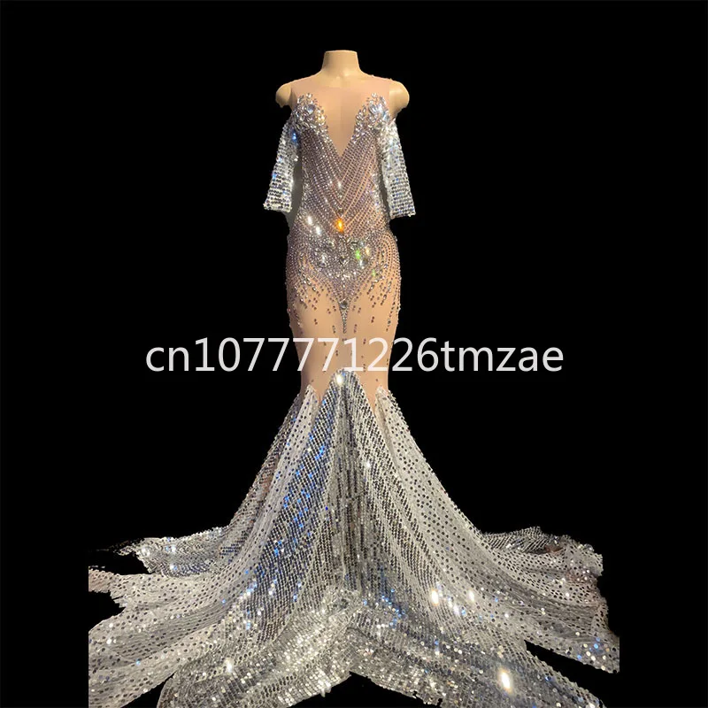 Birthday Celebration Costume Sparkling Crystal Transparent Sequined Tail Dress Evening Party Long Rhinestone Dress
Birthday Celebration Costume Sparkling Crystal Transparent Sequined Tail Dress Evening Party Long Rhinestone Dress