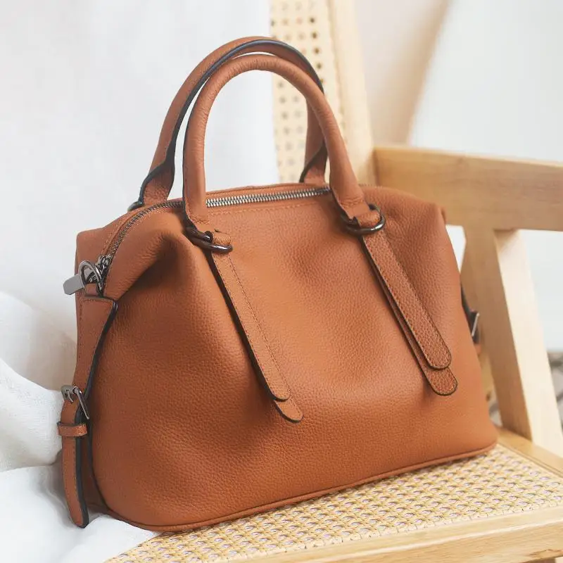 Fashion Top Layer Cowhide Lychee Pattern Large Capacity Portable Women's Bag Simple And Casual Versatile Shoulder Crossbody Bag
Fashion Top Layer Cowhide Lychee Pattern Large Capacity Portable Women's Bag Simple And Casual Versatile Shoulder Crossbody Bag