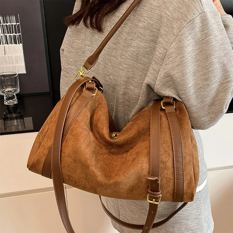 Brand Faux Suede Tote Bag Double-headed Zipper Shoulder Bag Multi-function Crossbody Bag Commuter Pillow Bag Spacious Handbag
Brand Faux Suede Tote Bag Double-headed Zipper Shoulder Bag Multi-function Crossbody Bag Commuter Pillow Bag Spacious Handbag