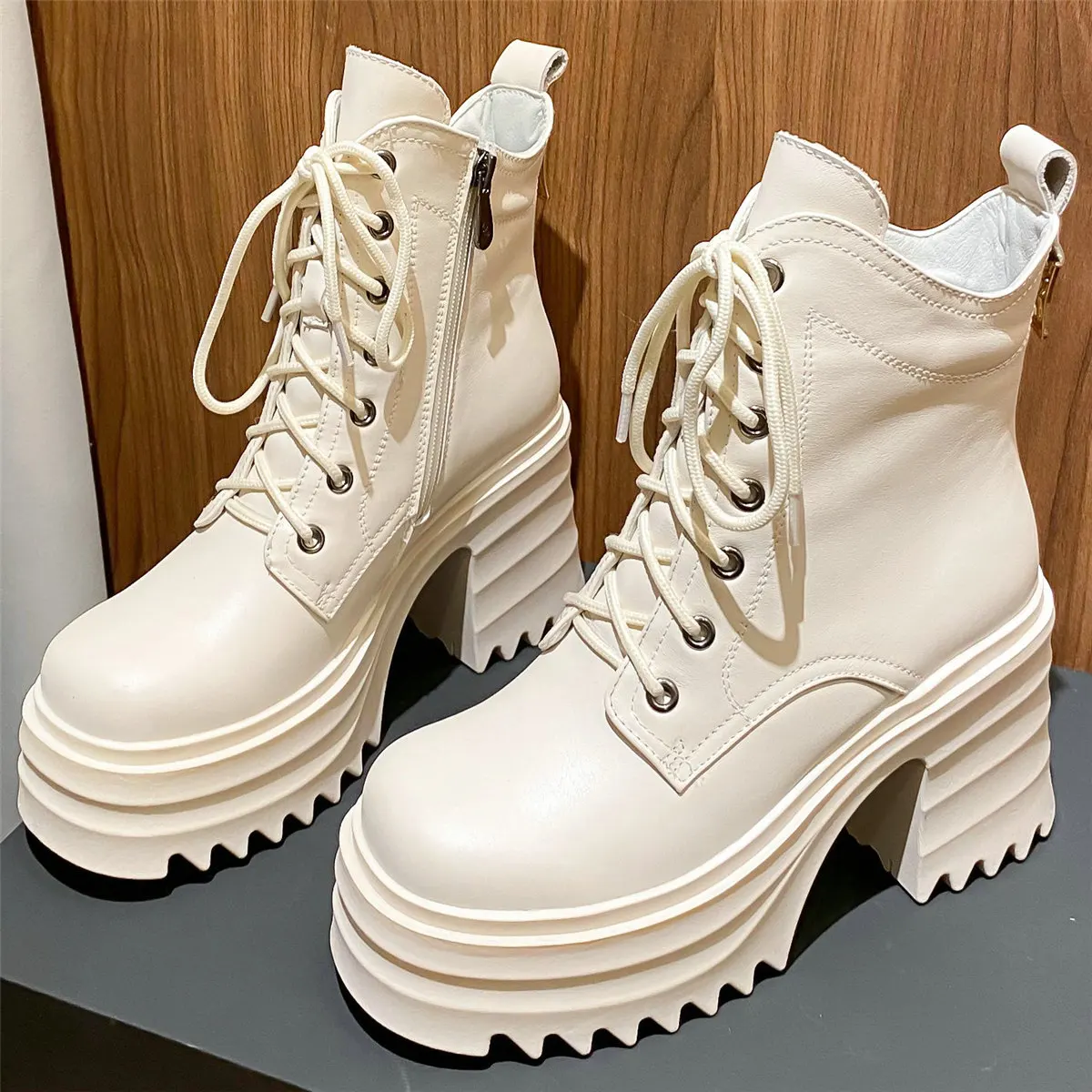 Winter Warm Creepers Women Lace Up Genuine Leather Chunky Highs Heel Ankle Boots Female Round Toe Platform Pumps Casual Shoes
Winter Warm Creepers Women Lace Up Genuine Leather Chunky Highs Heel Ankle Boots Female Round Toe Platform Pumps Casual Shoes