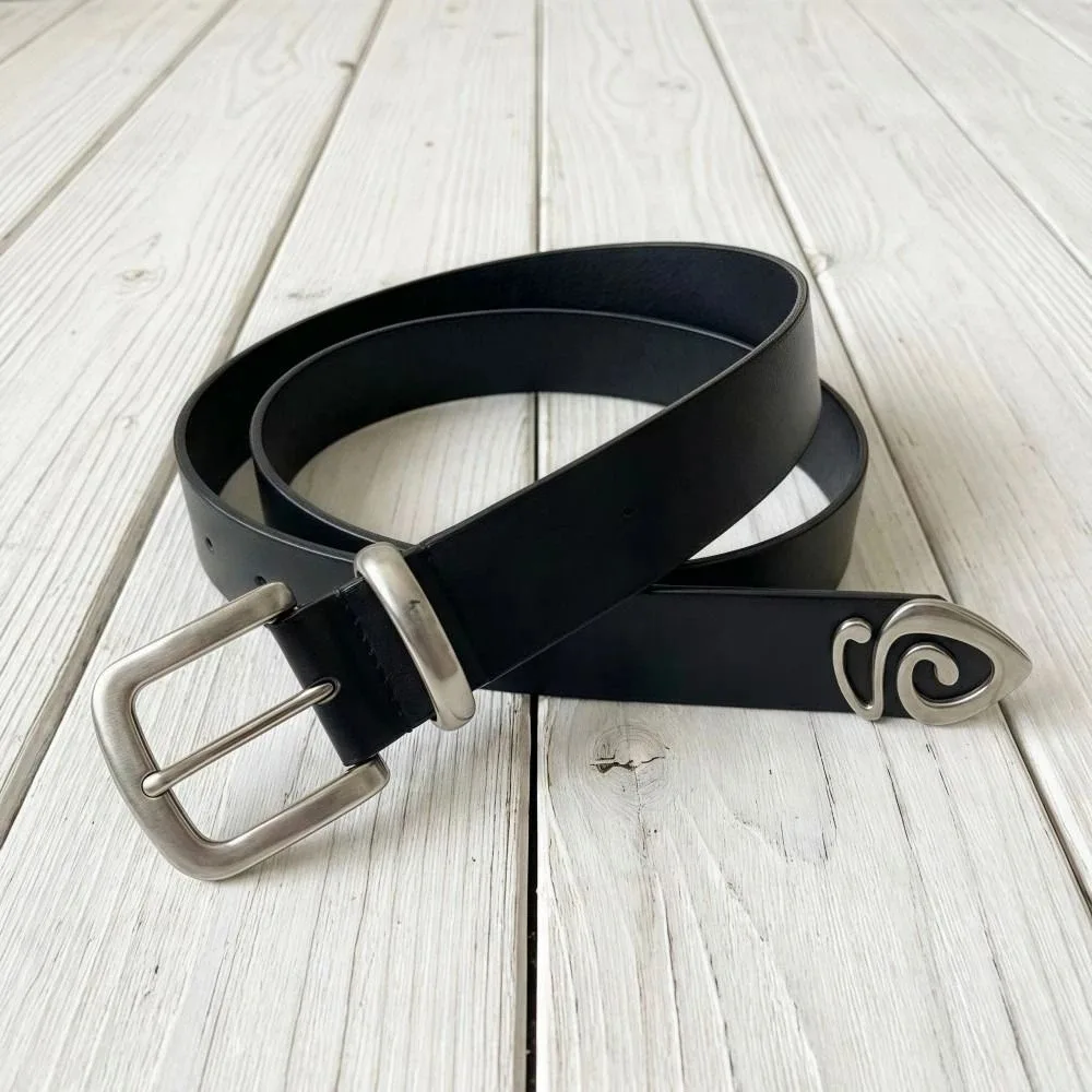 Модный женский ремень с ретро-пряжкой, простой стиль, из искусственной кожи, универсальный поясной ремень, однотонный, роскошный деловой пояс, унисекс
Модный женский ремень с ретро-пряжкой, простой стиль, из искусственной кожи, универсальный поясной ремень, однотонный, роскошный деловой пояс, унисекс
