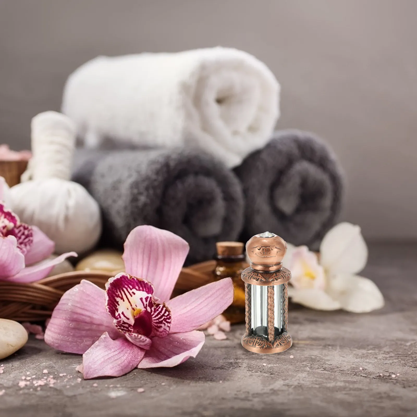 3Ml Vintage Essential Oil Bottle Refillable Glass Perfume Container for Convenient Travel Use Chic Desktop Decoration
3Ml Vintage Essential Oil Bottle Refillable Glass Perfume Container for Convenient Travel Use Chic Desktop Decoration