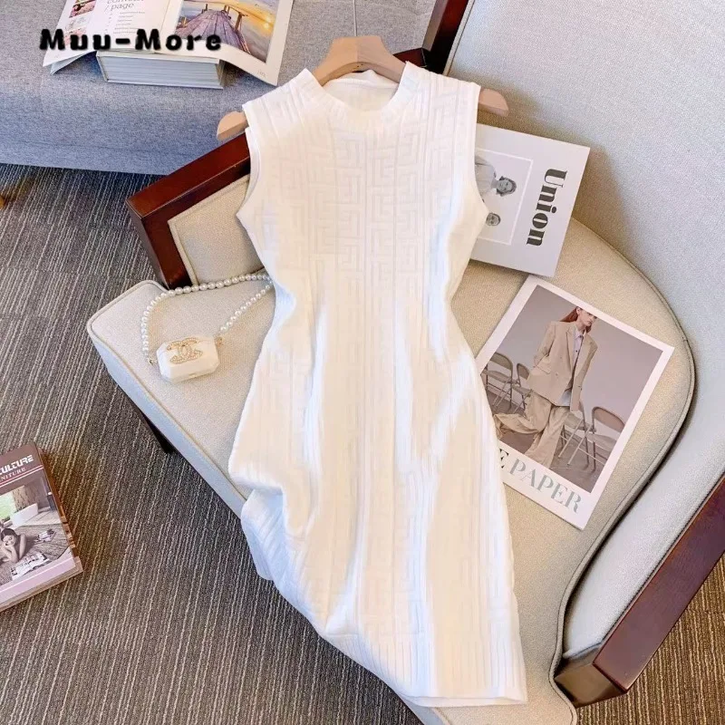 2023 Spring Casual Simple O-neck Solid Color White Sleeveless Dresses Women's Elegant Classic Office Lady Loose Fit Dress
2023 Spring Casual Simple O-neck Solid Color White Sleeveless Dresses Women's Elegant Classic Office Lady Loose Fit Dress