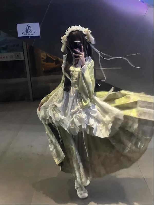 Green Hanfu Women's Collared Top Tailed Skirt Lolita Dress Petal over Skirt Cute Traditional Chinese Costume
Green Hanfu Women's Collared Top Tailed Skirt Lolita Dress Petal over Skirt Cute Traditional Chinese Costume