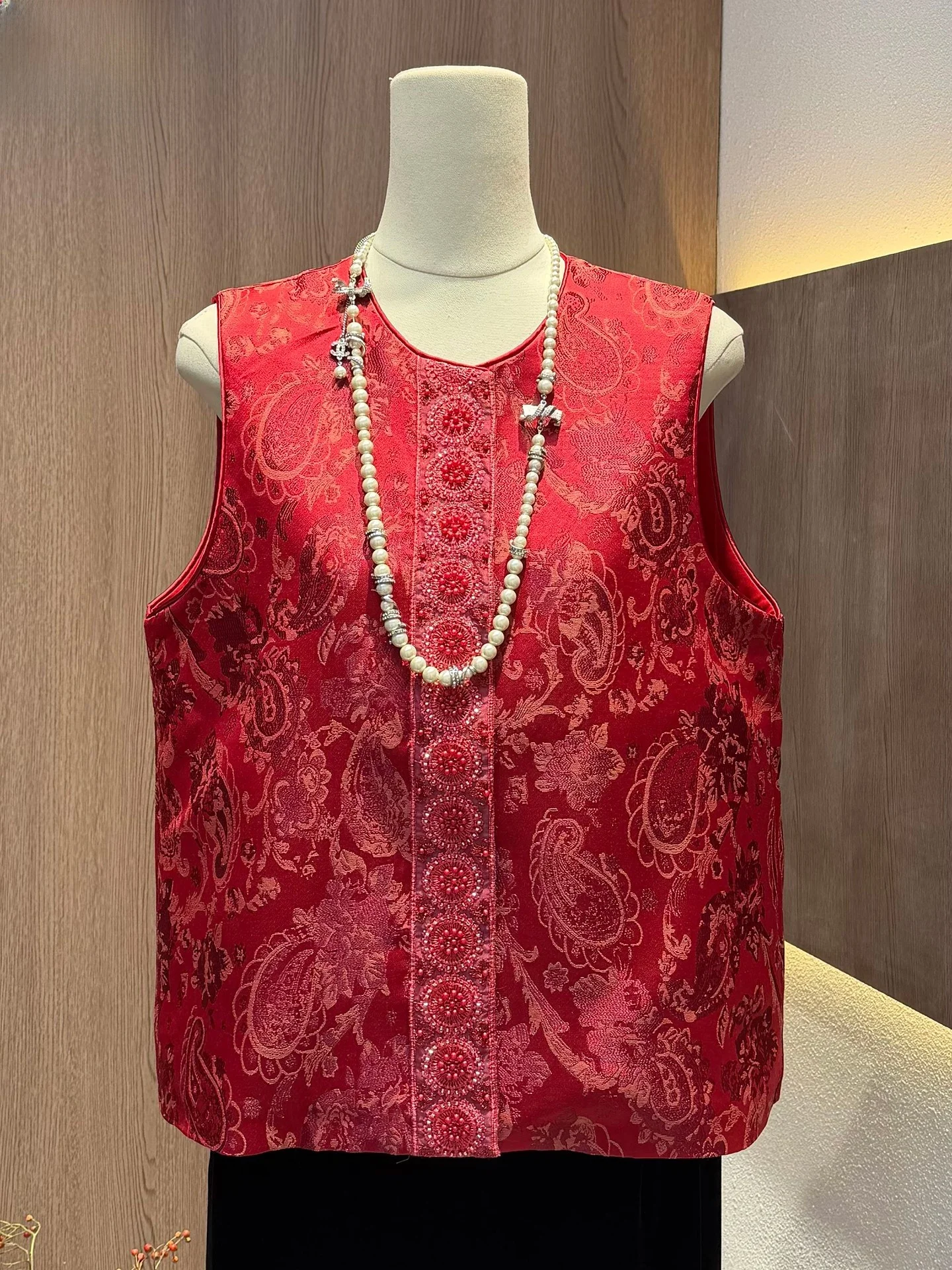 Red Loose Chinese Sle Vest Young Mom Spring Faion ly Women's Clothing New Year's Outfit National Sle Button Detail
Red Loose Chinese Sle Vest Young Mom Spring Faion ly Women's Clothing New Year's Outfit National Sle Button Detail