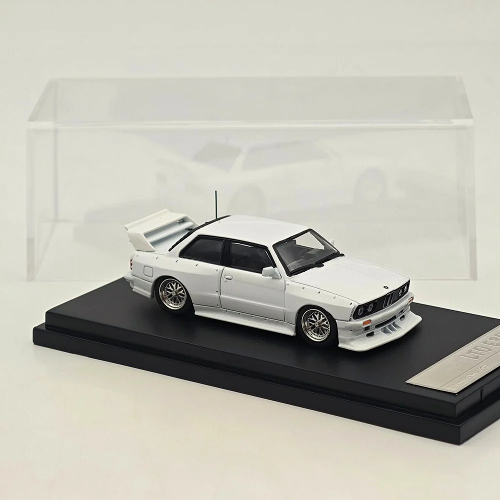 Модель автомобиля из сплава StreetWeapon 1:64 E30 M3 DTM Static Sentiment
Модель автомобиля из сплава StreetWeapon 1:64 E30 M3 DTM Static Sentiment