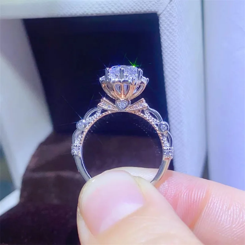Romantic Meaning Bouquet Elegant Ring For Women 1ct Moissanite PT950 Platinum | Happy bouquet, beautiful symbol
Romantic Meaning Bouquet Elegant Ring For Women 1ct Moissanite PT950 Platinum | Happy bouquet, beautiful symbol