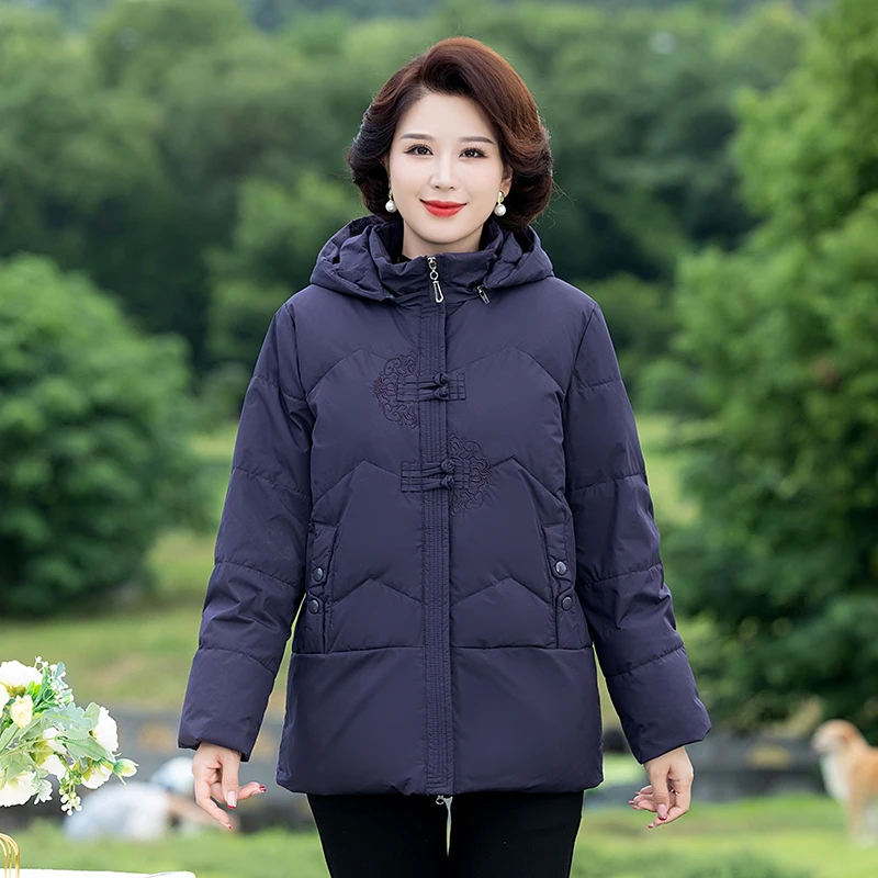 Новая женская пуховая куртка 2025 года, большие размеры, для женщин среднего возраста, 100% полиэстер, верхняя одежда
Новая женская пуховая куртка 2025 года, большие размеры, для женщин среднего возраста, 100% полиэстер, верхняя одежда