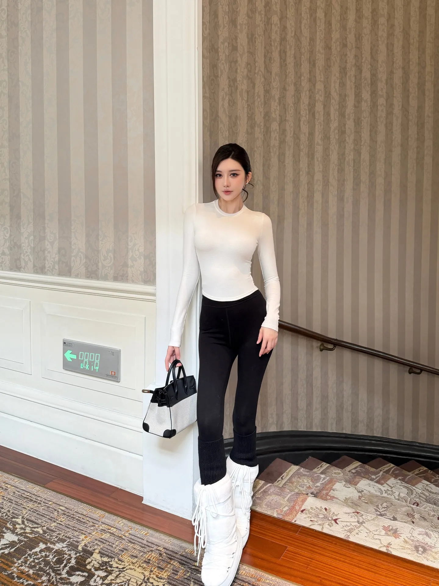 Женские леггинсы для йоги с высокой талией, облегающие, трикотажные, эластичные, с эффектом утяжки живота, длинные брюки для повседневной носки, осень-зима
Женские леггинсы для йоги с высокой талией, облегающие, трикотажные, эластичные, с эффектом утяжки живота, длинные брюки для повседневной носки, осень-зима