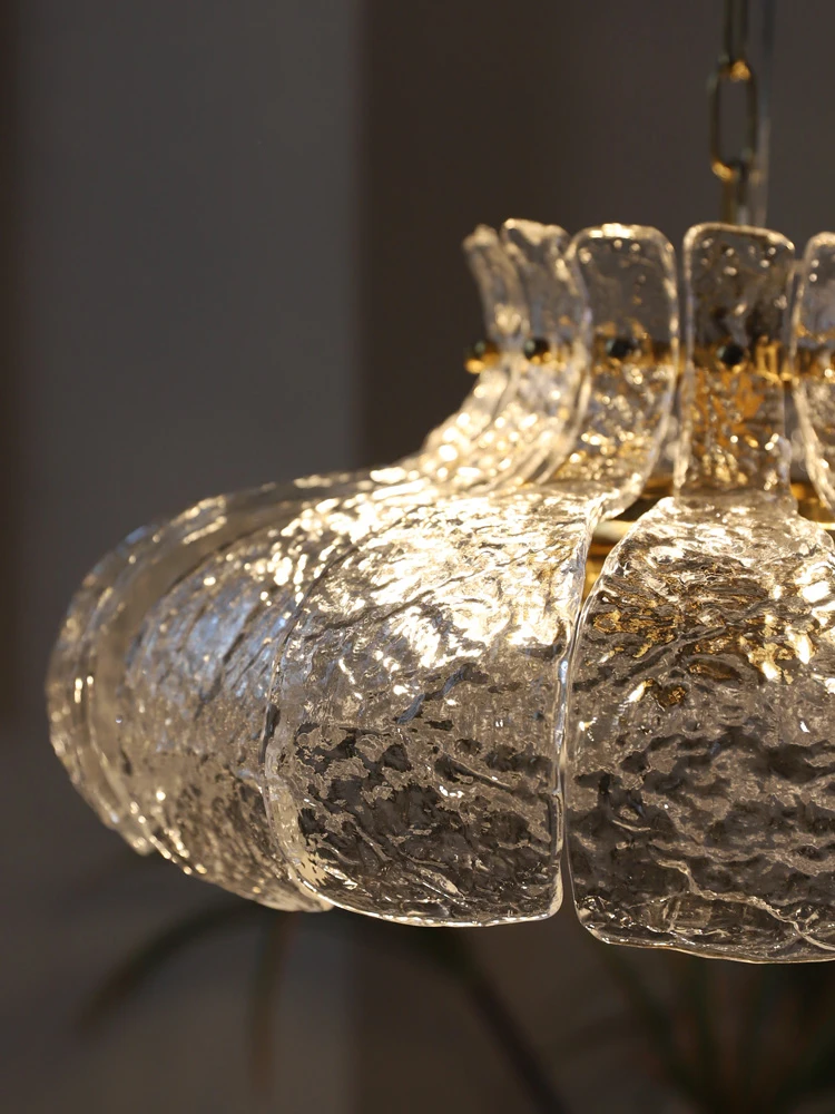 Ice-melting retro glass French dining room lamp American-style chandelier for bedroom medieval designer bar lamp
Ice-melting retro glass French dining room lamp American-style chandelier for bedroom medieval designer bar lamp