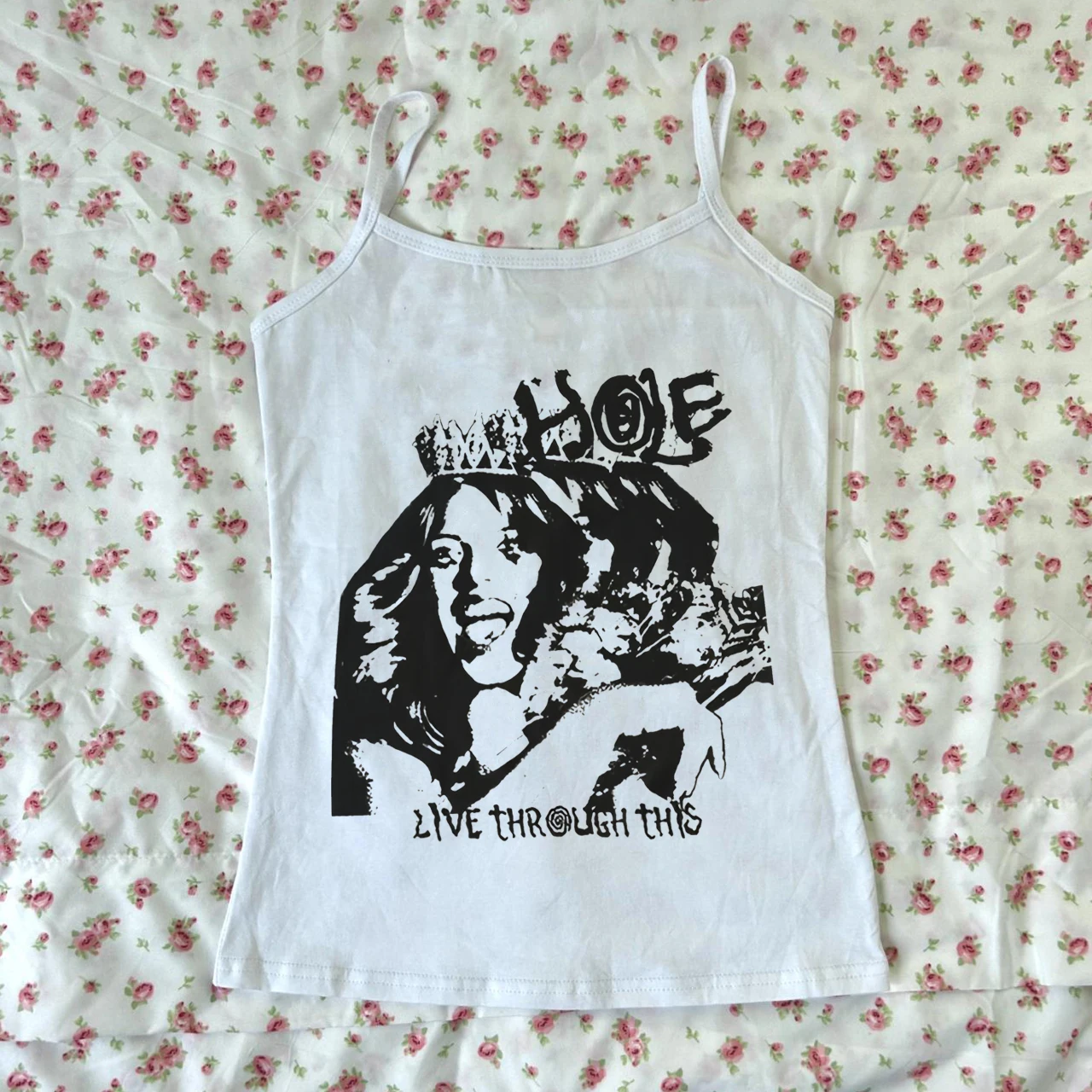 Y2K style crop top with retro Gothic pattern printed women's clothing retro cute vest punk style aesthetic baby T-shirt summer s
Y2K style crop top with retro Gothic pattern printed women's clothing retro cute vest punk style aesthetic baby T-shirt summer s