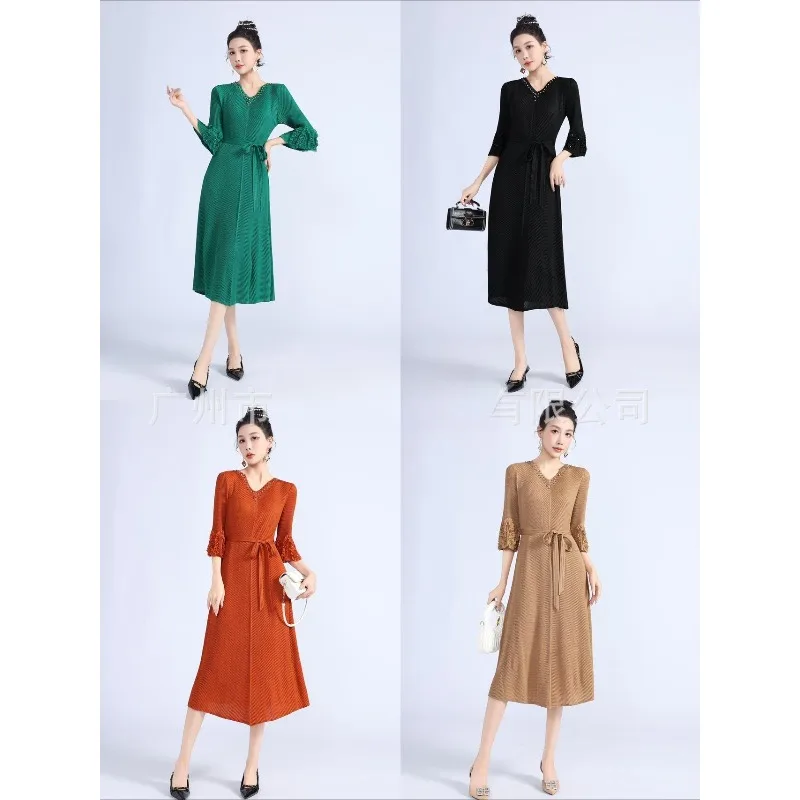 Miyake Folds 2025 Fall and Winter New Fashion Senior Skirt Temperament Elegant Fashion Lace-up Waist Casual Dress Women Pleats
Miyake Folds 2025 Fall and Winter New Fashion Senior Skirt Temperament Elegant Fashion Lace-up Waist Casual Dress Women Pleats
