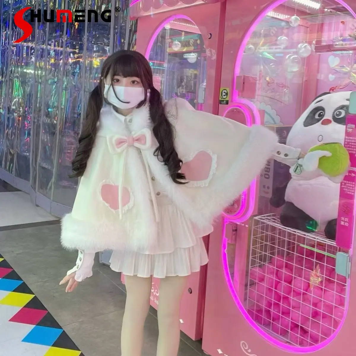 Original Japanese Sweet Cute Versatile Lolita Capes Love Bow Ruffles Hooded Kawaii Thick Plush Cloaks Women Winter Short Jackets
Original Japanese Sweet Cute Versatile Lolita Capes Love Bow Ruffles Hooded Kawaii Thick Plush Cloaks Women Winter Short Jackets