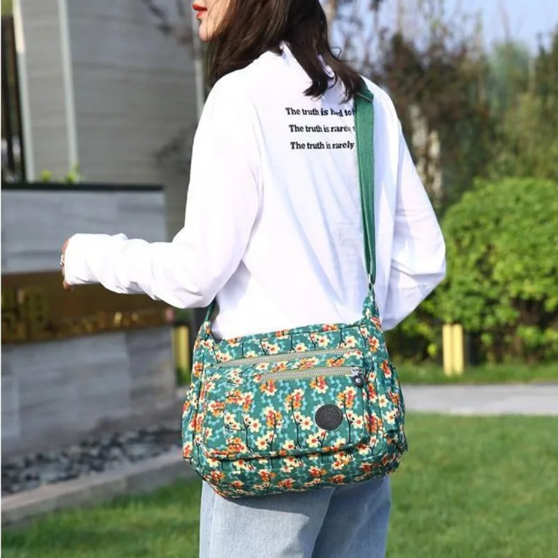 New Oxford Middle-aged Mom Bag High-capacity Bag Shoulder Crossbody Bags Portable Bags Backpack Fashion Nylon Canvas Women's Bag
New Oxford Middle-aged Mom Bag High-capacity Bag Shoulder Crossbody Bags Portable Bags Backpack Fashion Nylon Canvas Women's Bag