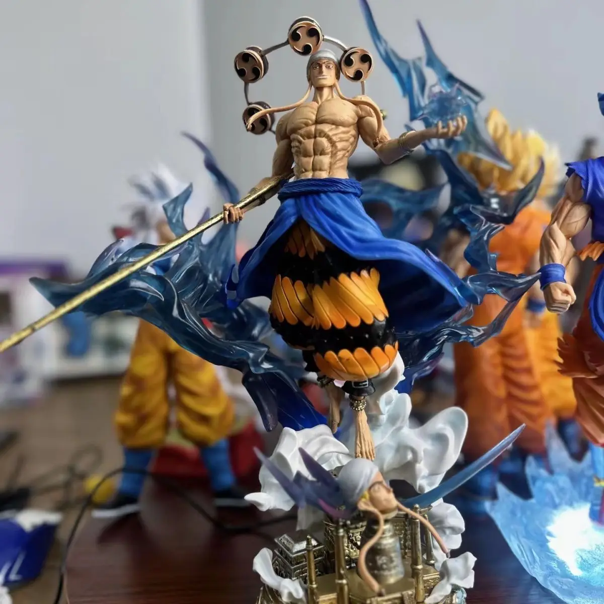 Новая эксклюзивная фигурка Энел, Бога Грома, с подсветкой и двумя сменными головами, аниме-статуэтка для декора рабочего стола, для фанатов аниме.
Новая эксклюзивная фигурка Энел, Бога Грома, с подсветкой и двумя сменными головами, аниме-статуэтка для декора рабочего стола, для фанатов аниме.