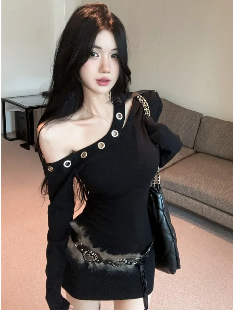 Sexy Spicy Girl Shoulder Bared Hollow out Long Sleeve Dress Women's Slimming Pure Color Design Sense Butt Covering Short Skirt
Sexy Spicy Girl Shoulder Bared Hollow out Long Sleeve Dress Women's Slimming Pure Color Design Sense Butt Covering Short Skirt