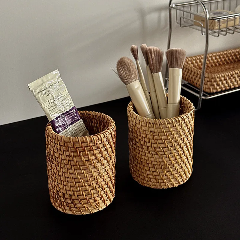 Desktop Storage Holder Makeup Brush Organizer Pen Cup For Vanity Student Office Desk
Desktop Storage Holder Makeup Brush Organizer Pen Cup For Vanity Student Office Desk