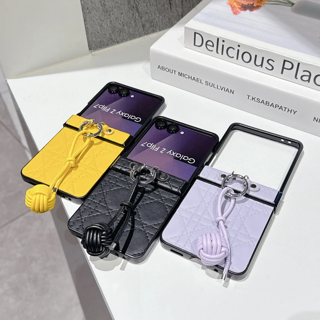 Luxury Leather Phone Case for Samsung Galaxy Z Flip 4/5/6/7 with Cute Hanging Ball Cover Compatible Samsung Flip7 Flip6 Flip5
Luxury Leather Phone Case for Samsung Galaxy Z Flip 4/5/6/7 with Cute Hanging Ball Cover Compatible Samsung Flip7 Flip6 Flip5