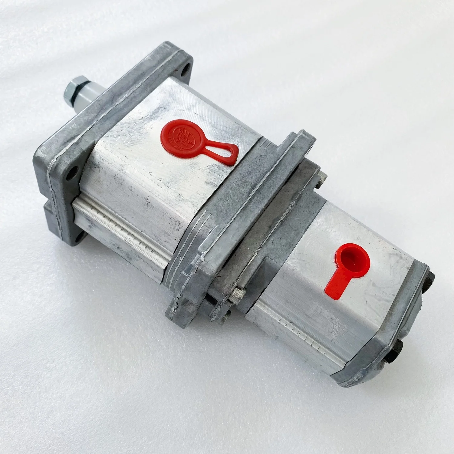 Original New 104074554 104084987 Pressure Pump ALPP1-D-7-P507 ALPA2-D-13-P507 for Polar 92E 115 Cutter Parts
Original New 104074554 104084987 Pressure Pump ALPP1-D-7-P507 ALPA2-D-13-P507 for Polar 92E 115 Cutter Parts