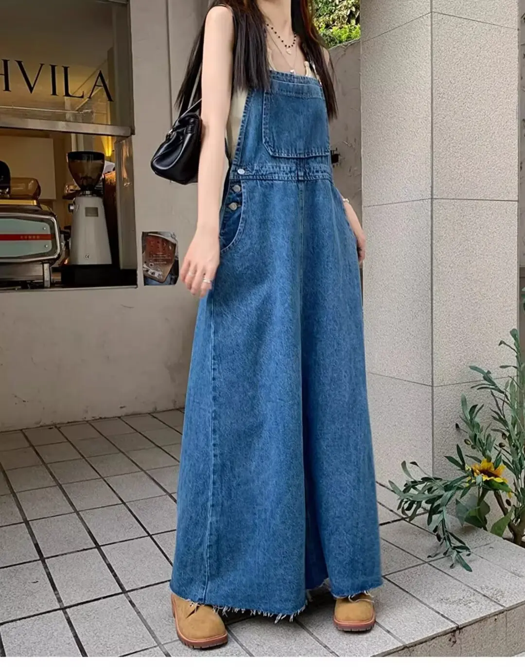 Women's Denim Bib Overalls Wide Leg One Piece Jean Jumpsuits with Adjustable Strap Casual Baggy Jeans Pants with Pockets
Women's Denim Bib Overalls Wide Leg One Piece Jean Jumpsuits with Adjustable Strap Casual Baggy Jeans Pants with Pockets