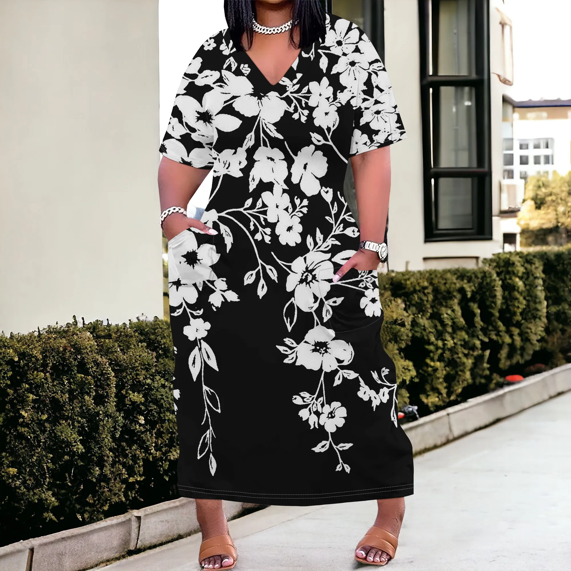 Plus Size Black & White Floral V-Neck Maxi Dress 2025 New Arrival, Elegant Casual & Evening Wear, XL-6XL
Plus Size Black & White Floral V-Neck Maxi Dress 2025 New Arrival, Elegant Casual & Evening Wear, XL-6XL