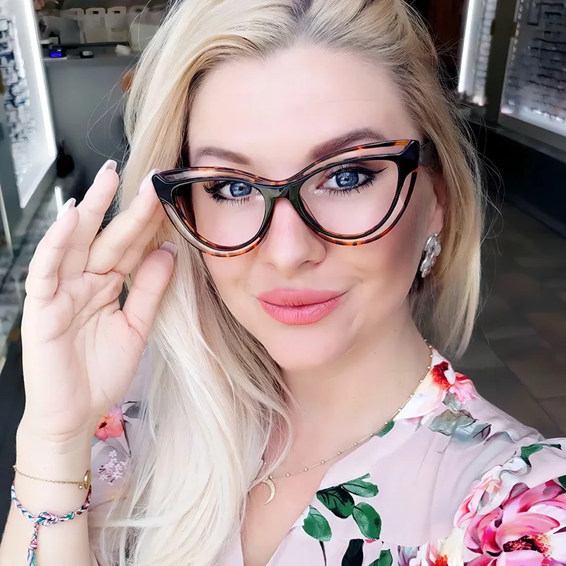 Fashion Retro Cat Eye Ladies Frame Anti Blue Light Photochromic Prescription Farsightedness Reading Glasses Degree +1.5 +2.5 +6
Fashion Retro Cat Eye Ladies Frame Anti Blue Light Photochromic Prescription Farsightedness Reading Glasses Degree +1.5 +2.5 +6
