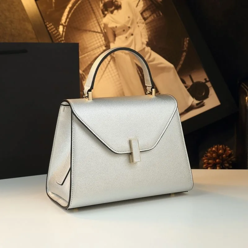 Minimalist Luxury Diaper Bag For Women Elegant Crossbody Bag Designer Vintage Tote Leather For Party And Leisure Time
Minimalist Luxury Diaper Bag For Women Elegant Crossbody Bag Designer Vintage Tote Leather For Party And Leisure Time