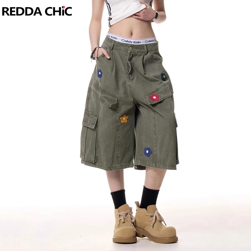 REDDACHiC Embroidered Floral Bermuda Pants for Women Denim Cargo Pockets Pleats Wide Leg Baggy Jorts Trendy Vintage Streetwear
REDDACHiC Embroidered Floral Bermuda Pants for Women Denim Cargo Pockets Pleats Wide Leg Baggy Jorts Trendy Vintage Streetwear