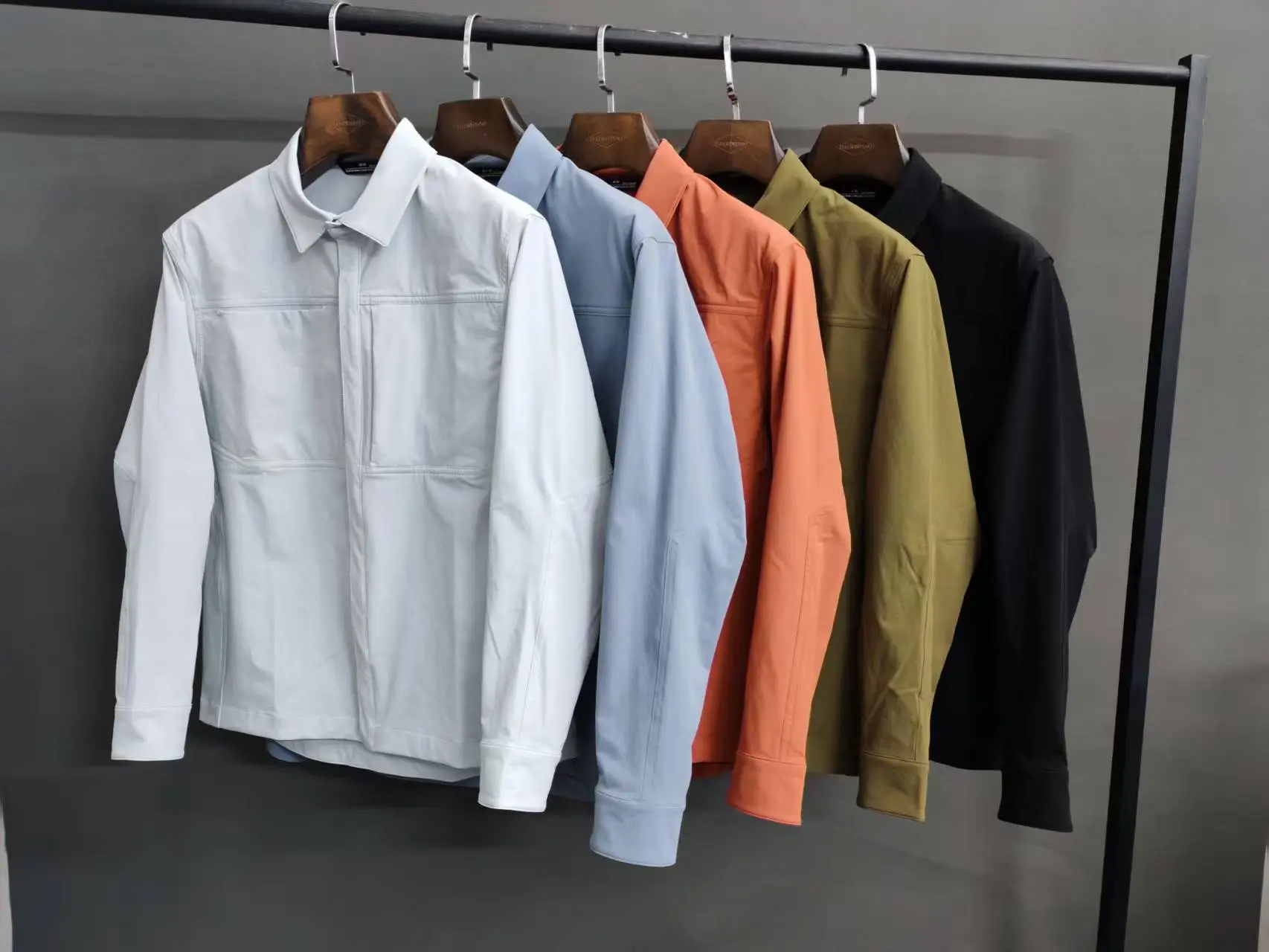 Men's irt Sle Jaet Casual Outdoor Commute Windproof Water Repellent Slim Fit Long Sve Single Button Closure Pure Color
Men's irt Sle Jaet Casual Outdoor Commute Windproof Water Repellent Slim Fit Long Sve Single Button Closure Pure Color