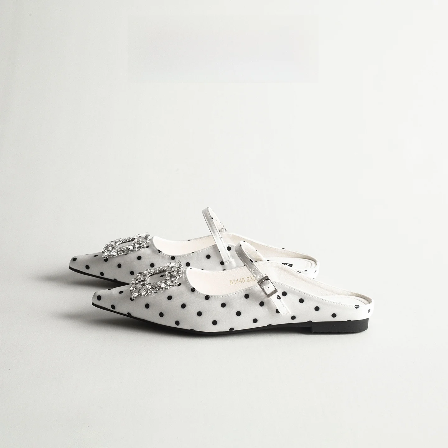 Summer Outdoor Women's Polka Dot Rhinestone Slip-On Flat Bottom Mary Jane Half Slippers Casual Sandals Comfortable Footwear
Summer Outdoor Women's Polka Dot Rhinestone Slip-On Flat Bottom Mary Jane Half Slippers Casual Sandals Comfortable Footwear