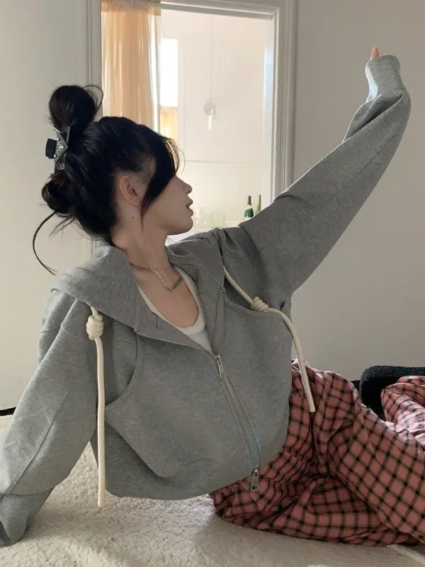 American Retro Lazy Style Oversize Hoodie Women's Fashionable Autumn Winter Small Size Popular Top Quality Material Long Sleeve
American Retro Lazy Style Oversize Hoodie Women's Fashionable Autumn Winter Small Size Popular Top Quality Material Long Sleeve