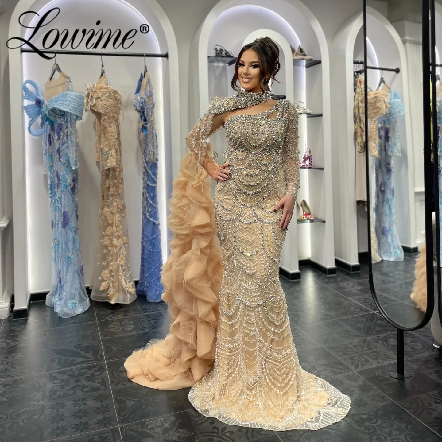 2026 Champagne Mermaid Long Prom Dresses With Cape Sleeve Ruffles Crystal Beaded Evening Gown Vestido De Cóctel Engagement Dress
2026 Champagne Mermaid Long Prom Dresses With Cape Sleeve Ruffles Crystal Beaded Evening Gown Vestido De Cóctel Engagement Dress