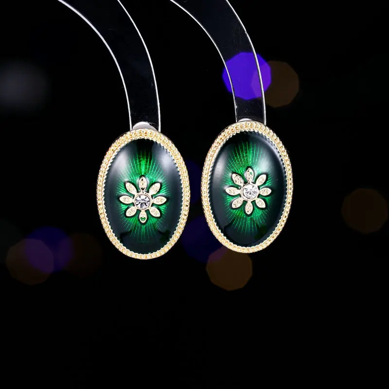s925 Silver needle, retro and elegant style, versatile earrings, women's oil drop flower, simple oval stud earrings
s925 Silver needle, retro and elegant style, versatile earrings, women's oil drop flower, simple oval stud earrings