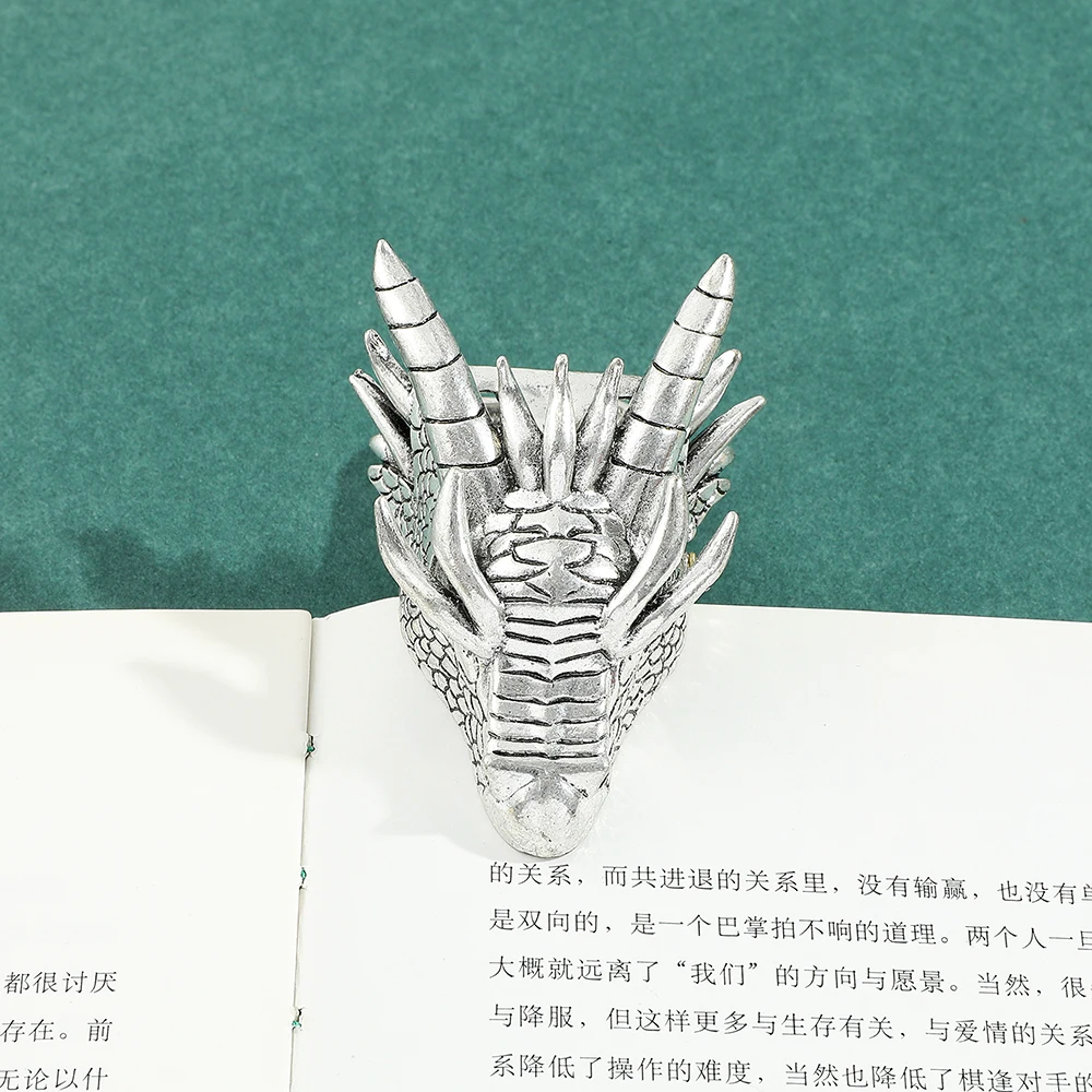 1pc Silver Dragon Metal Bookmark Holder, Metal Durable Bookmark Holder, Ideal Christmas Gifts for Reading Lovers, Birthday Gifts
1pc Silver Dragon Metal Bookmark Holder, Metal Durable Bookmark Holder, Ideal Christmas Gifts for Reading Lovers, Birthday Gifts