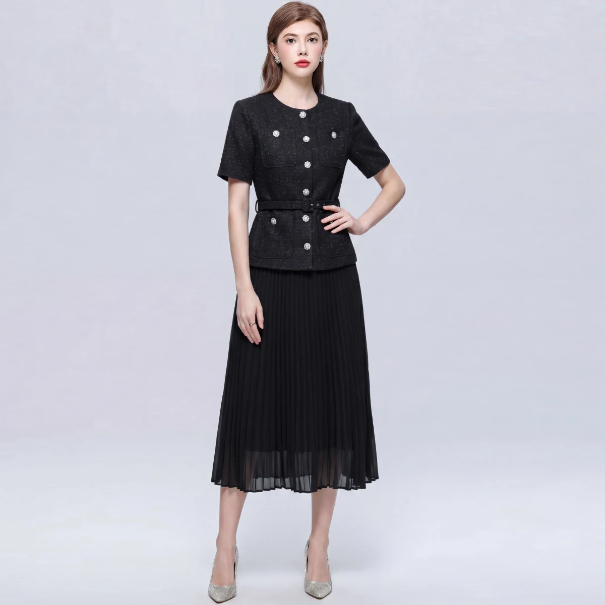 Elegant Black Tweed Dress Women Short Sleeve Fake Two Piece Pleated Midi Skirt Dress with Belt Office Lady Party Vestidos
Elegant Black Tweed Dress Women Short Sleeve Fake Two Piece Pleated Midi Skirt Dress with Belt Office Lady Party Vestidos