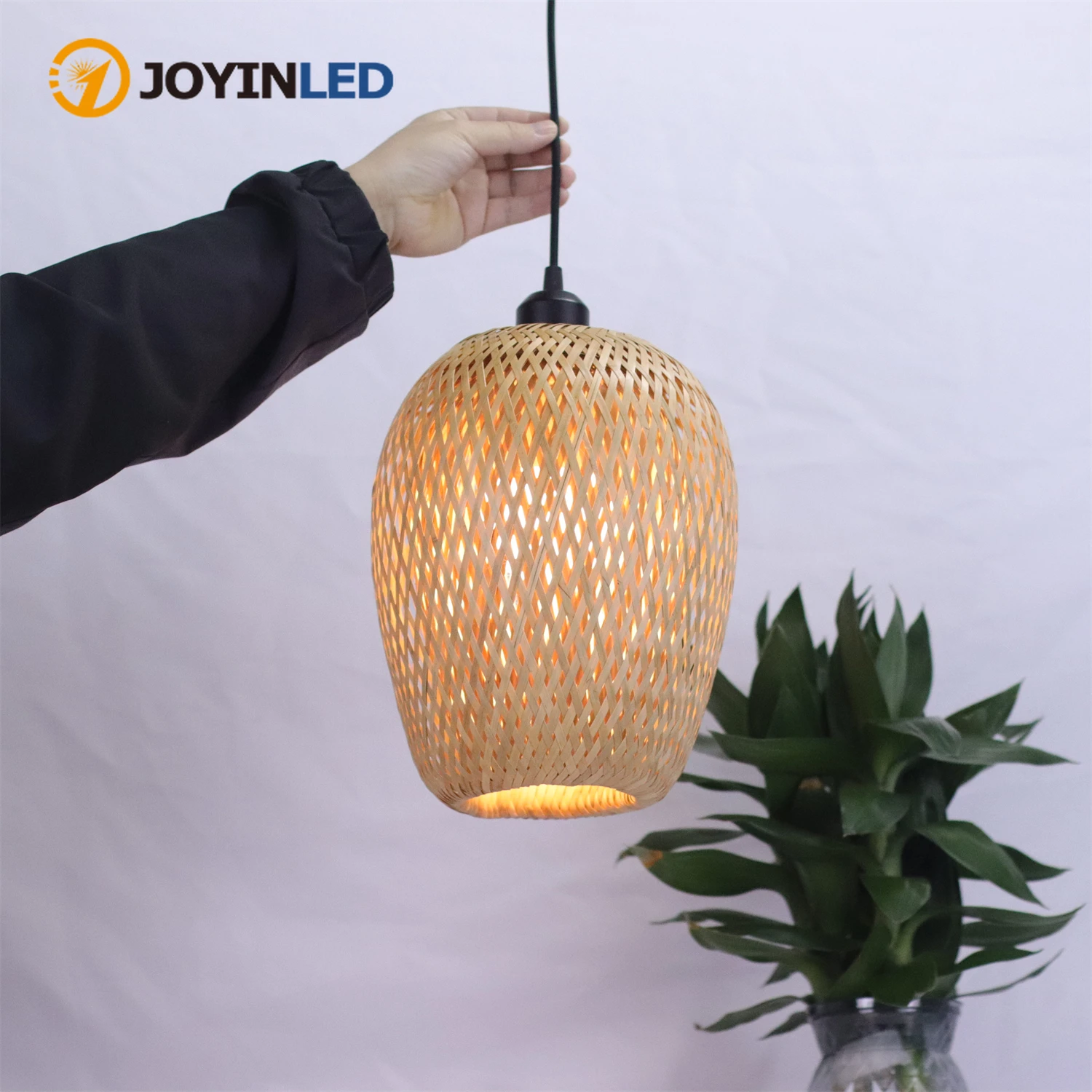 JOYINLED Japanese Style Bamboo Chandelier Natural Handmade Pendant Light Fixture for Living Room Bedroom Woven Home Lighting
JOYINLED Japanese Style Bamboo Chandelier Natural Handmade Pendant Light Fixture for Living Room Bedroom Woven Home Lighting