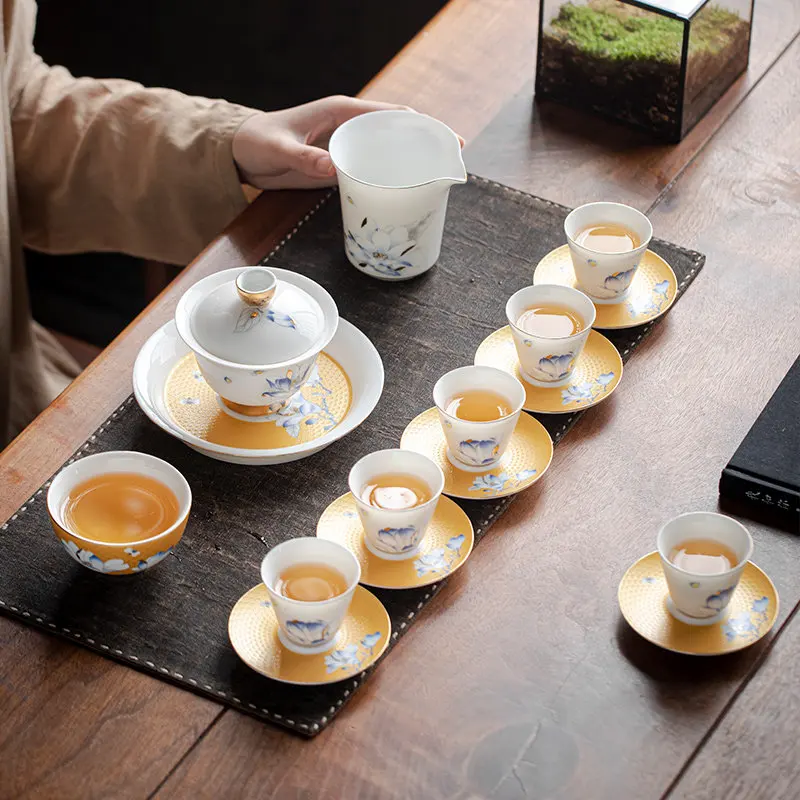 LMM China White Porcelain Kung Fu Tea Set High-end Office Home Light Luxury Complete Set of Tea Set
LMM China White Porcelain Kung Fu Tea Set High-end Office Home Light Luxury Complete Set of Tea Set