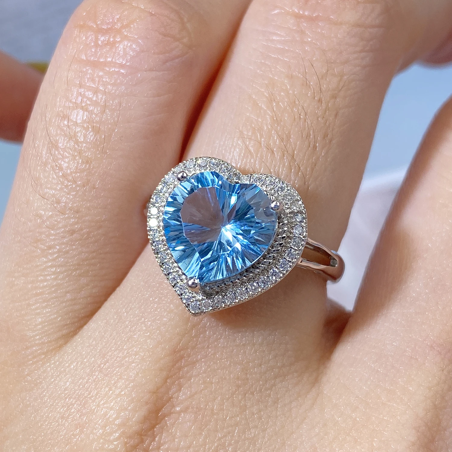 YBO Natural Heart Stone Rings Blue Topaz 925 Sterling Sterling Silver Adjustable Ring Women Luxury Wedding Party Dating Jewels
YBO Natural Heart Stone Rings Blue Topaz 925 Sterling Sterling Silver Adjustable Ring Women Luxury Wedding Party Dating Jewels