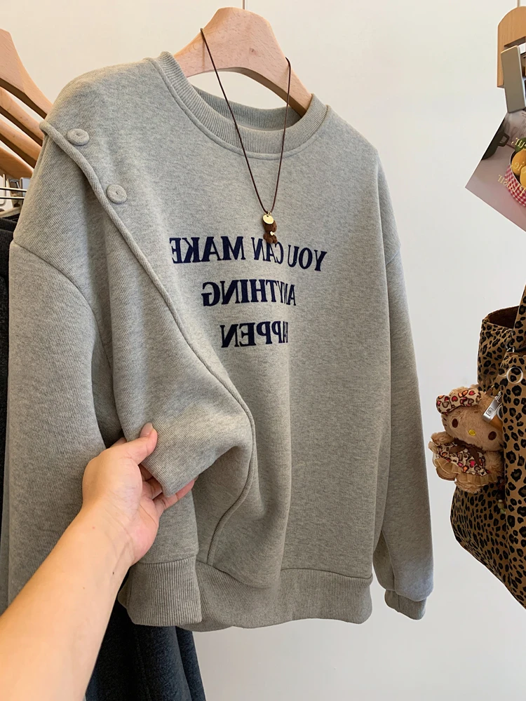 Корейский дизайн Sense, круглый свитшот с нерегулярным буквенным принтом, повседневный свободный длинный топ све для женщин, весна-осень, модный ...
Корейский дизайн Sense, круглый свитшот с нерегулярным буквенным принтом, повседневный свободный длинный топ све для женщин, весна-осень, модный ...