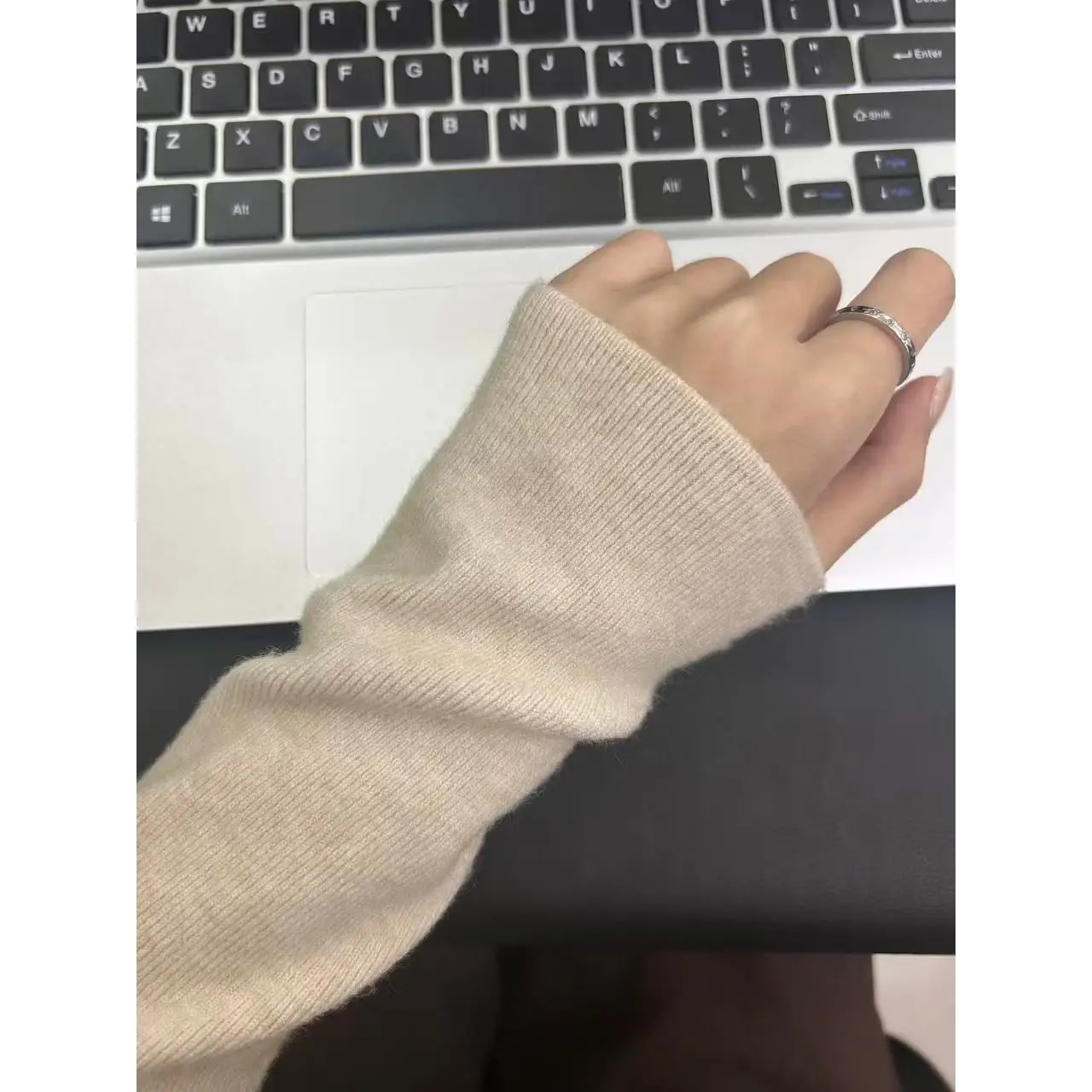 High-End European Sle Women's Knitted Long Sve Pure Color Base irt Sweater Inner Wear Autumn Winter f High Collar
High-End European Sle Women's Knitted Long Sve Pure Color Base irt Sweater Inner Wear Autumn Winter f High Collar