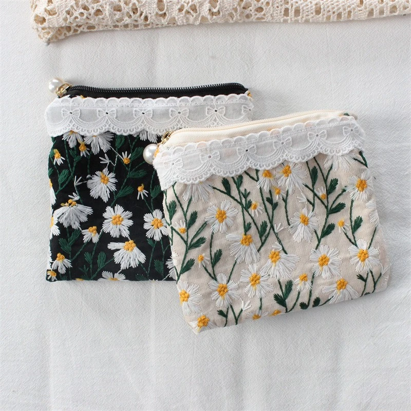 Floral Embroidery Coin Purse Small Square Cute Storage Bag Portable Zipper Lipstick Makeup Bag Travel Pouch
Floral Embroidery Coin Purse Small Square Cute Storage Bag Portable Zipper Lipstick Makeup Bag Travel Pouch