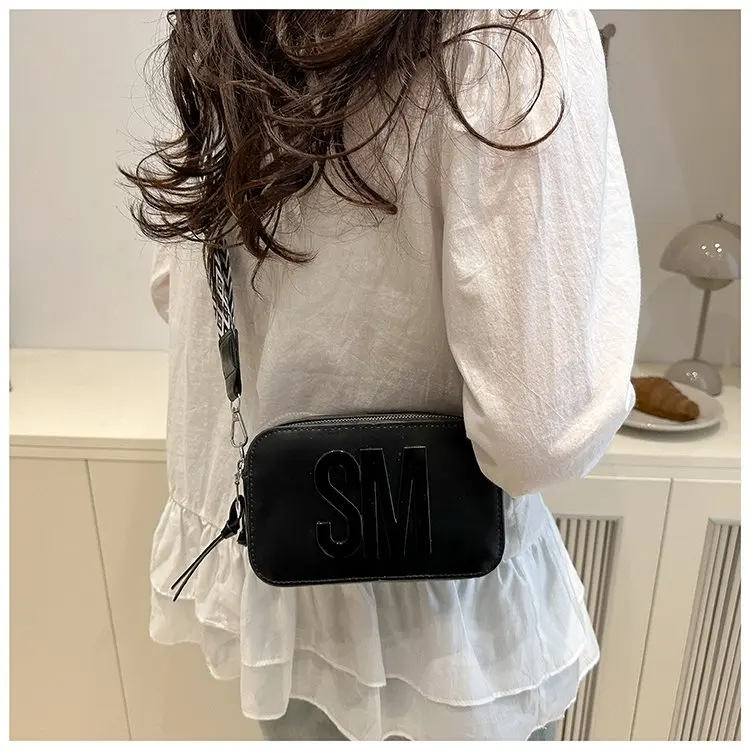 2026 AW женская роскошная стеганая сумка через плечо, винтажная многосторонняя сумка через плечо из мягкой кожи, маленькая квадратная сумка для работы и поездок на работу
2026 AW женская роскошная стеганая сумка через плечо, винтажная многосторонняя сумка через плечо из мягкой кожи, маленькая квадратная сумка для работы и поездок на работу