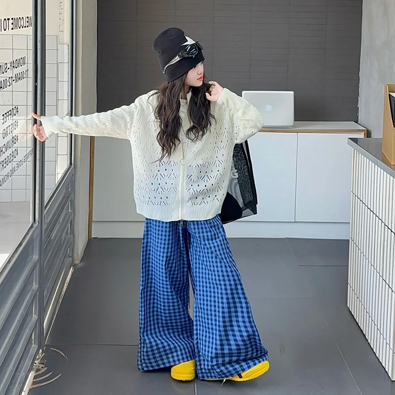 Autumn School Girl 3pcs Suit Solid Vest+Turtleneck Zipper Knitted Coat+Plaid Wide Leg Pant Junior Girls Set Children Girl Outfit
Autumn School Girl 3pcs Suit Solid Vest+Turtleneck Zipper Knitted Coat+Plaid Wide Leg Pant Junior Girls Set Children Girl Outfit