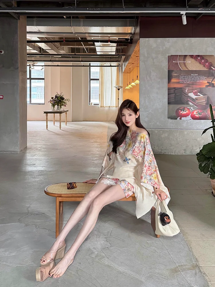 Elegant Floral Print Belted Women's Two-Piece Set High Waist Short Skirt Spring Fashion Casual Comfortable Lightweight Moistu...
Elegant Floral Print Belted Women's Two-Piece Set High Waist Short Skirt Spring Fashion Casual Comfortable Lightweight Moistu...